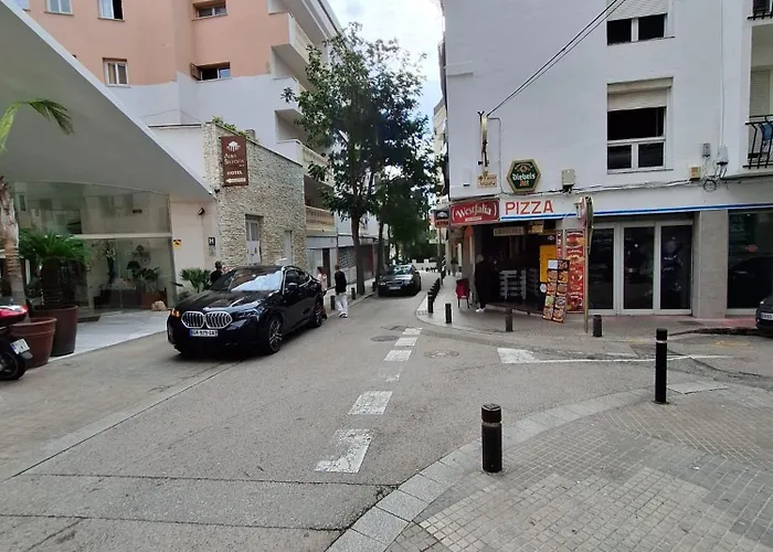 A 200 M De La Playa * Lloret de Mar