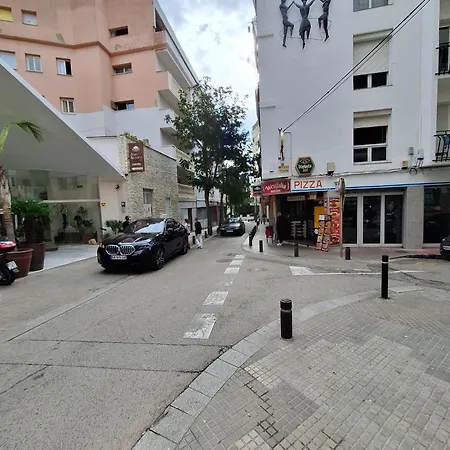 A 200 M De La Playa * Lloret de Mar